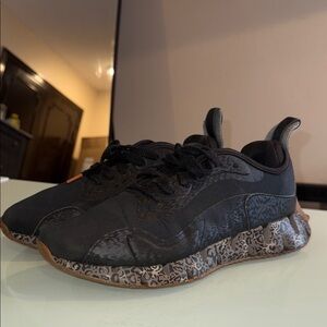 Reebok Women’s Black Athletic Sneakers Leopard Print Sole Size 10